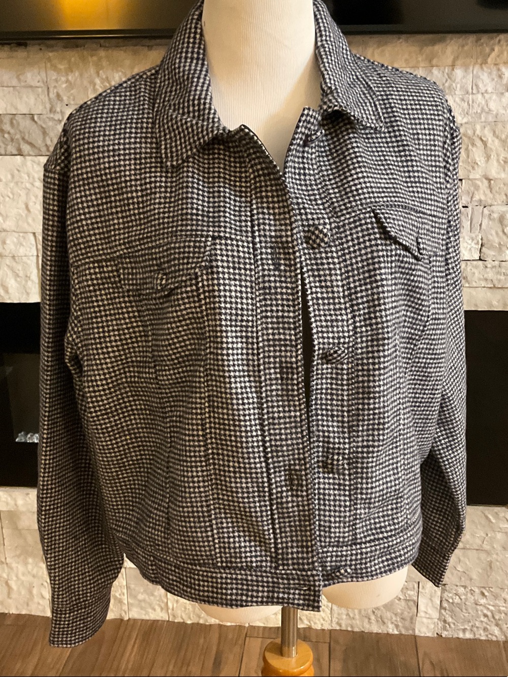 Classic Houndstooth Button-Front Jacket - Black & White Size XL
